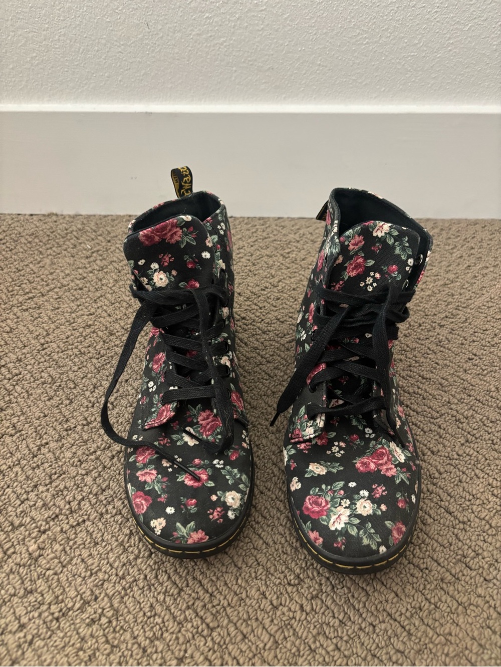 Dr. Martens Hackney 7-Eye Canvas Boot in Black Vintage Rose - Picture 2 of 7